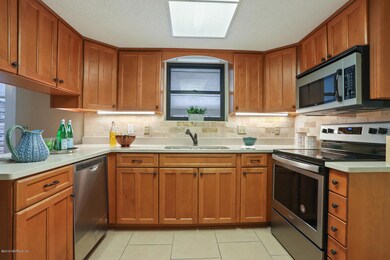 4861 Lofty Pines Cir W, Jacksonville, FL 32210 - photo 3