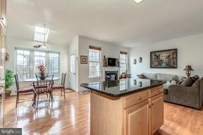 25933 Kirkwood Square, Chantilly, VA 20152 - photo 7