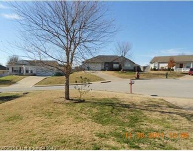 View. Cul de sac road with nice well kept homes as neighbors.