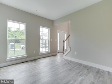 9002 Myrtle Ave, Bowie, MD 20720 - photo 3