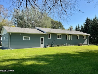 9177 N Dakota 18, Cavalier, ND 58220 - photo 3