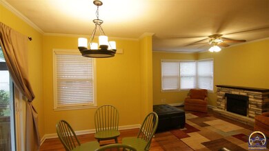 2316 SW 9th St, Topeka, KS 66606 - photo 5