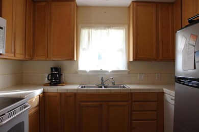 1126 SW Rogue River Ave, Grants Pass, OR 97526 - photo 2