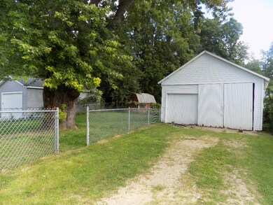 Detached garage