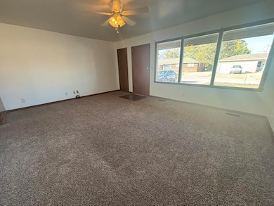 717 Mesquite Dr, Enid, OK 73701 - photo 3