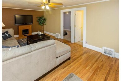 1731 47th St, Des Moines, IA 50310 - photo 5