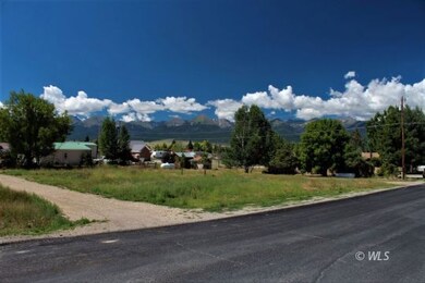 Graveled drive