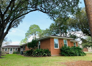 1920 Le Tulle Ave, Bay City, TX 77414 - photo 3