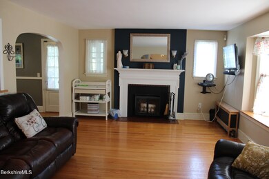 121 Elberon Ave, Pittsfield, MA 01201 - photo 2