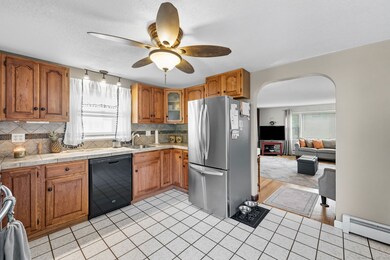 16 Saint Thomas St, Enfield, CT 06082 - photo 3