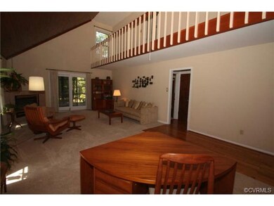 Living to Expansive Screened Porch