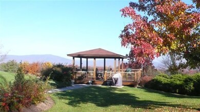 GAZEBO W/VIEWS FOR RELAXING