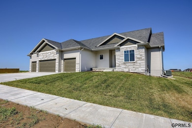 18487 Robin Cir, Omaha, NE 68136 - photo 2