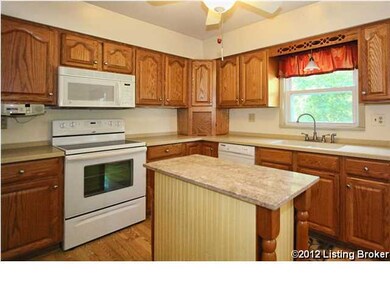 6005 Bay Pine Dr, Louisville, KY 40219 - photo 6