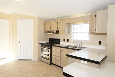 16 Cheryl Dr, Allenstown, NH 03275 - photo 4