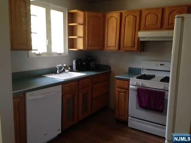 3-33 Cyril Ave unit 2X, Fair Lawn, NJ 07410 - photo 5