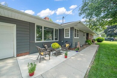 1104 S 14th Ave W, Newton, IA 50208 - photo 3