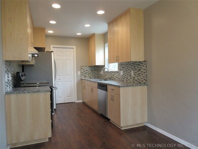 3704 S Oak Ave, Broken Arrow, OK 74011 - photo 7