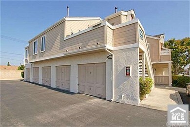 1 car detached garage with plenty of guest parking