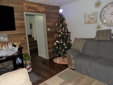 314 N Orchard St, Logan, OH 43138 - photo 5