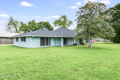 210 W Butler St, Rayne, LA 70578 - photo 3