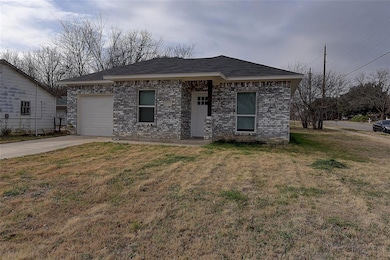 1315 Joslin St, Cleburne, TX 76033 - photo 3