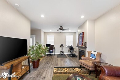 50-UNIT#2 LIVINGROOM_WCC_IMG_3-5