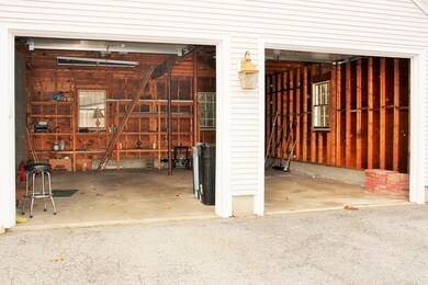 579  - 581 Fuller, Ludlow, MA 01056 - photo 2