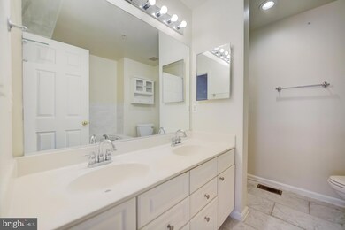 2499 Angeline Dr unit 303, Herndon, VA 20171 - photo 6