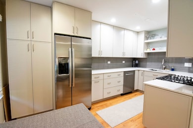 1088 Shermer Rd unit DW, Glenview, IL 60025 - photo 2