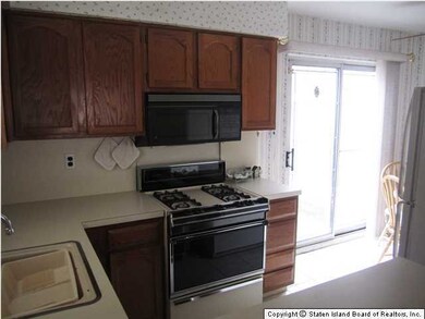 202 Corona Ave, Staten Island, NY 10306 - photo 6