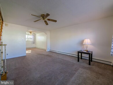 7154 Ruskin Ln, Upper Darby, PA 19082 - photo 3
