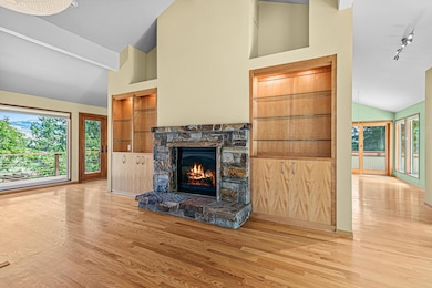 1379 Ponderosa Dr, Ashland, OR 97520