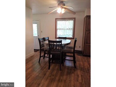 206 Pacific Ave, Woodbury, NJ 08096 - photo 5