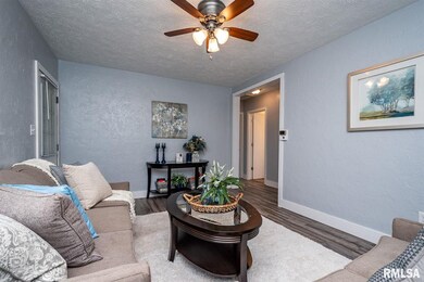 2125 W 18th St, Davenport, IA 52804 - photo 5