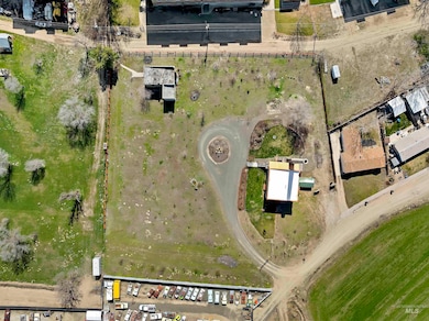 2480 Galey St, Weiser, ID 83672 - photo 2