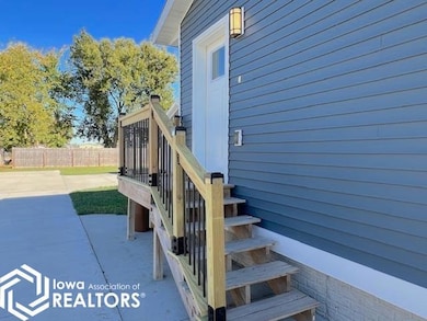 1519 Davis Ave, Grinnell, IA 50112 - photo 4