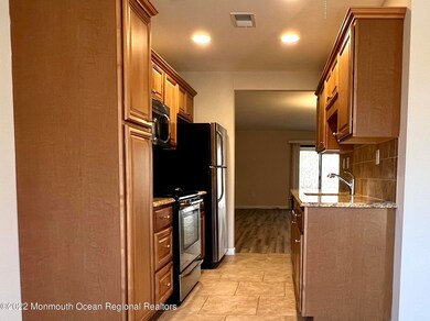 Kitchen w/ stainless appliances