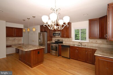 3605 Irish Moss Ct, Fairfax, VA 22033 - photo 6