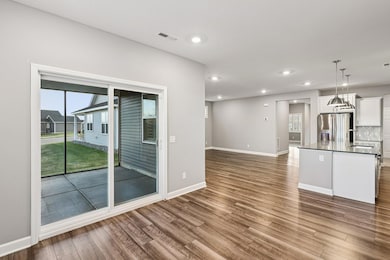 10-web-or-mls-Grassland Wy-S2810-010.jpg