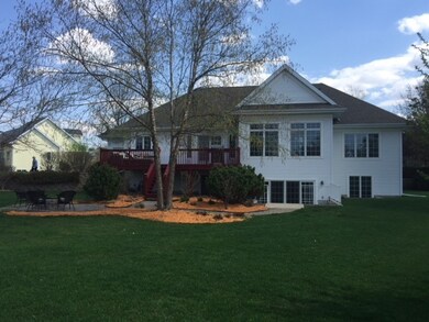 3221 Cobblestone Ct, Cedar Falls, IA 50613 - photo 2