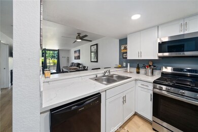 1237 E 6th St unit 201, Long Beach, CA 90802 - photo 4