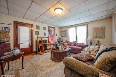 2305 E Walnut St, Des Moines, IA 50317 - photo 3