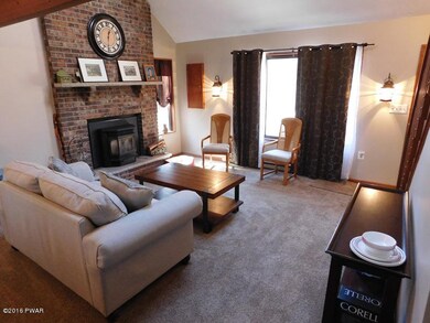 127 Franklin Dr, Dingmans Ferry, PA 18328 - photo 2