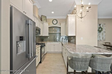 132 El Camino Loop unit 1, Staten Island, NY 10309 - photo 6