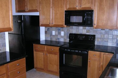 105 Planters Dr, Statesville, NC 28677 - photo 4