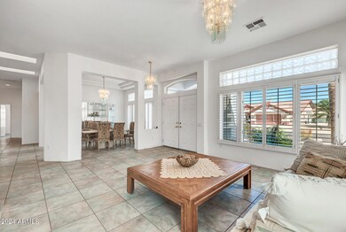 LIVING ROOM/DINING ROOM