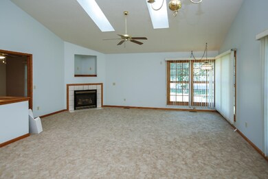 2909 hunters place-103