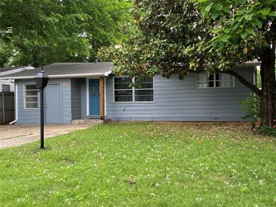 1045 W Coffin St, Denison, TX 75020 - photo 4