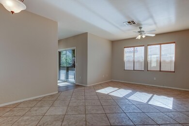 637 E El Prado Rd-5